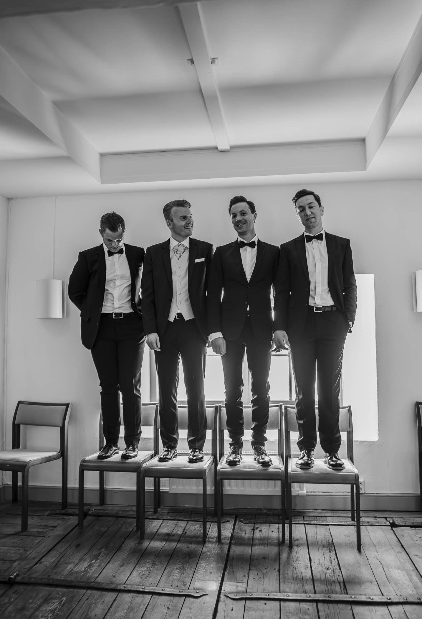 Bild tagen på brudgummens bestmans