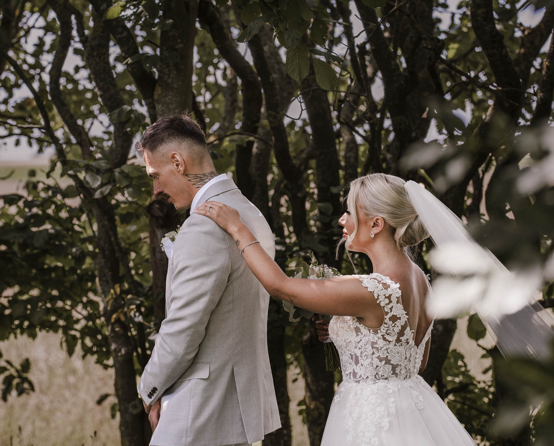 First look bröllopsfotografering på Lorensdal i Skåne